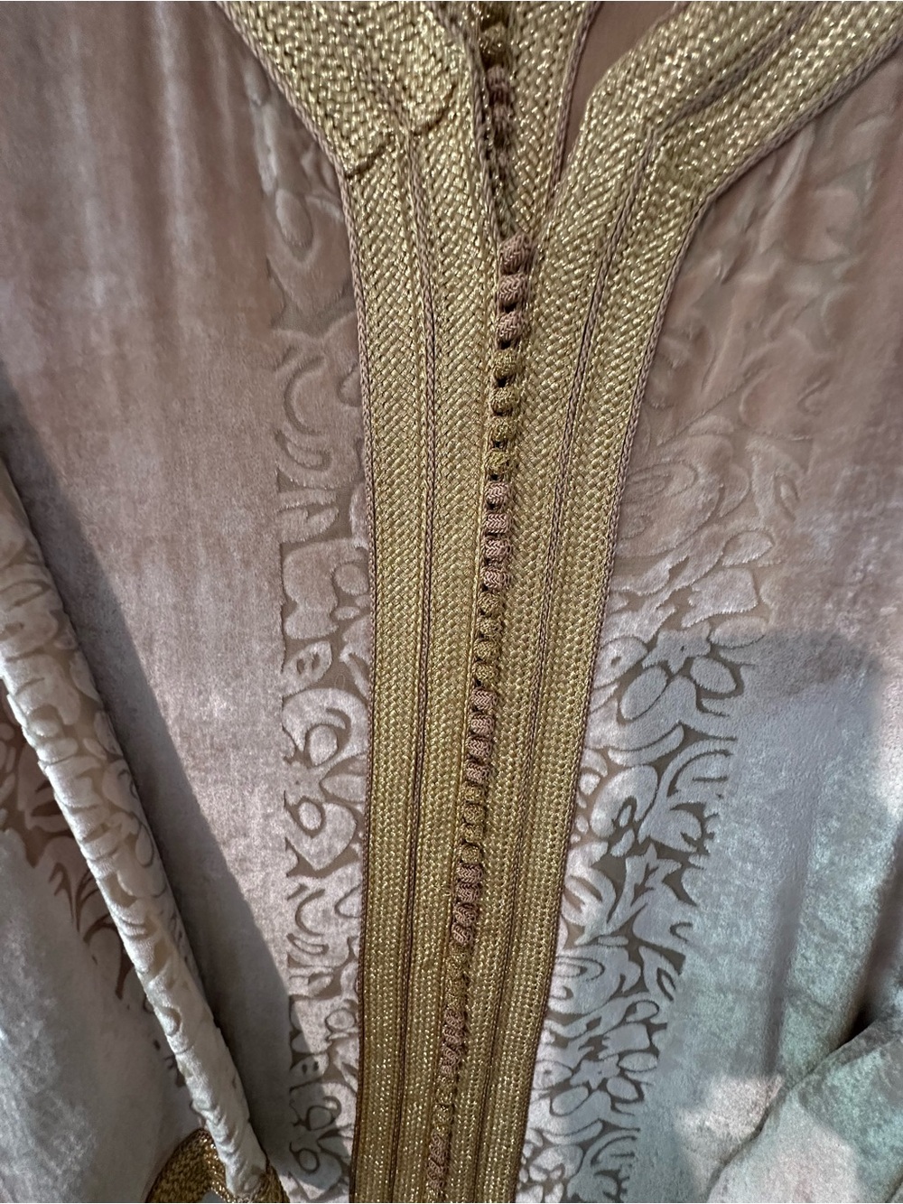 Elegant Cream and Gold Long Embroidered Caftan - Picture 2 of 4